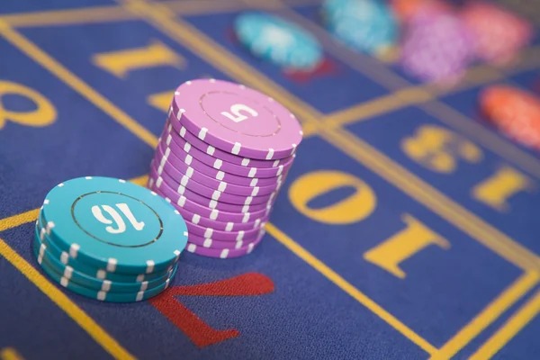 Live result confirmation Live dealer confirming Mega Wheel spin result